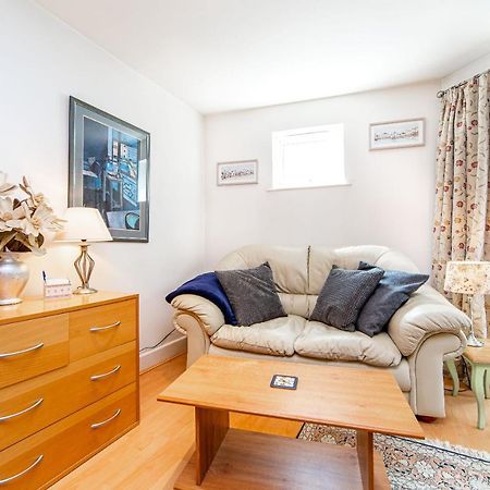 Pass The Keys Delightful Apartment Close To River In Se16 London Exterior foto