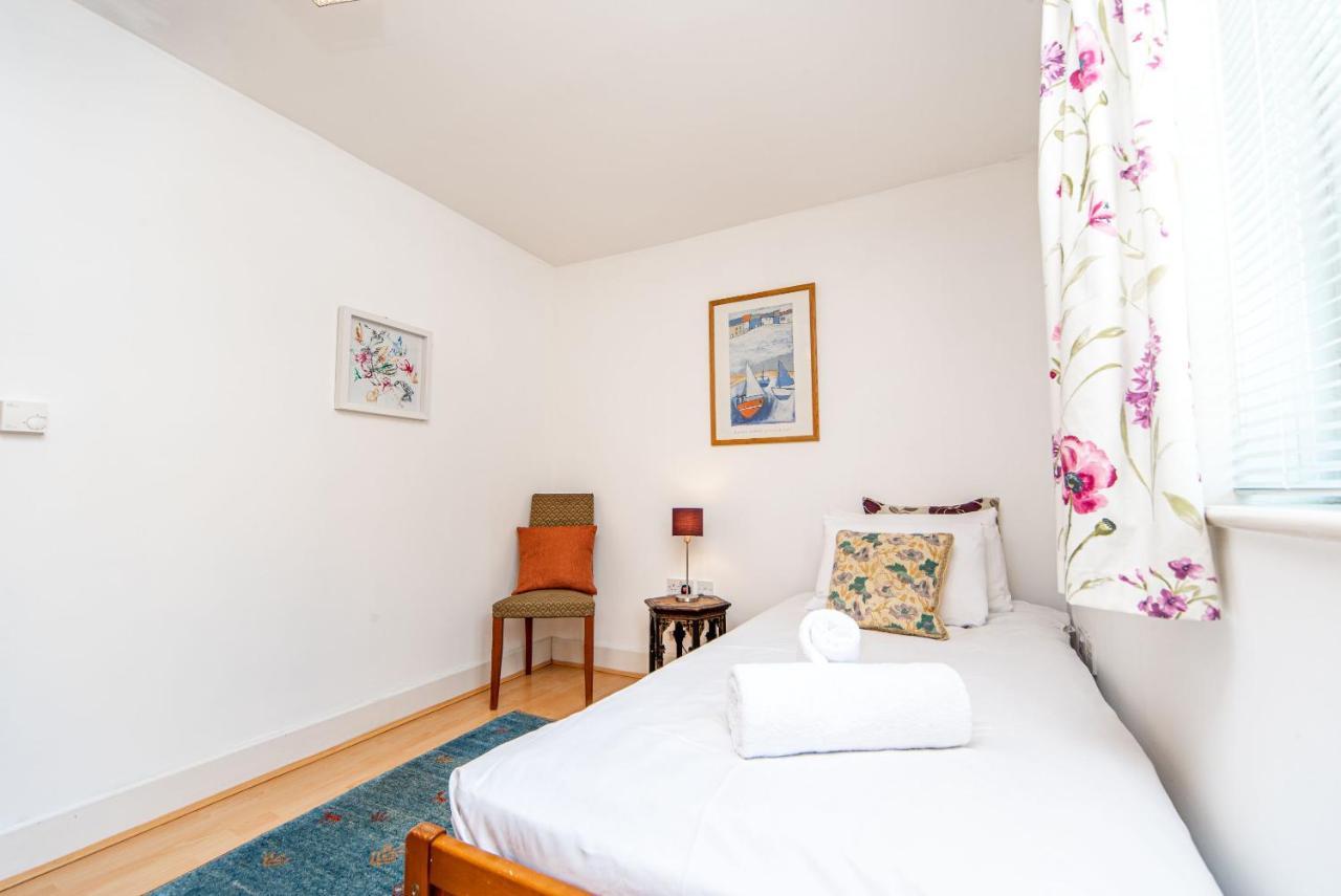 Pass The Keys Delightful Apartment Close To River In Se16 London Exterior foto